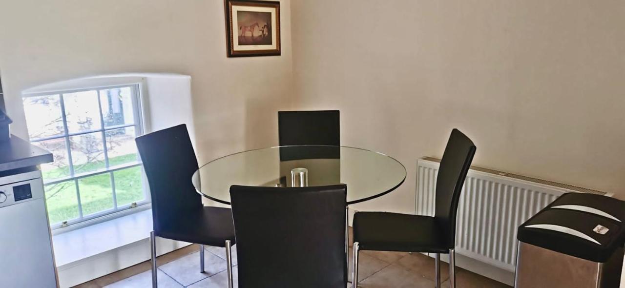 2 Bed Courtyard Apartment At Rockfield House Kells In Meath - Short Term Let Eksteriør bilde