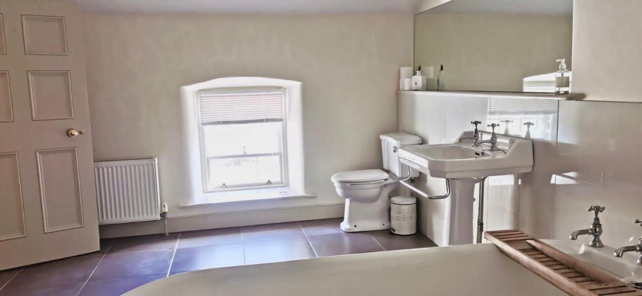 2 Bed Courtyard Apartment At Rockfield House Kells In Meath - Short Term Let Eksteriør bilde